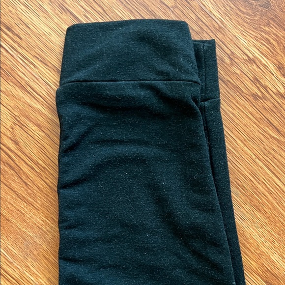 All in Motion Charcoal and Black Activewear - Picture 3 of 3